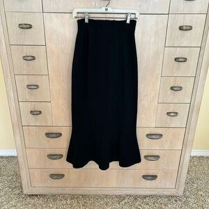 Tulip wool black skirt